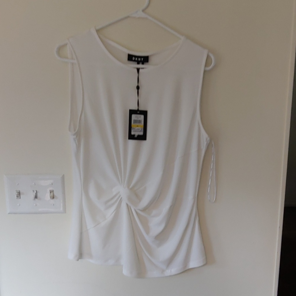 DKNY top